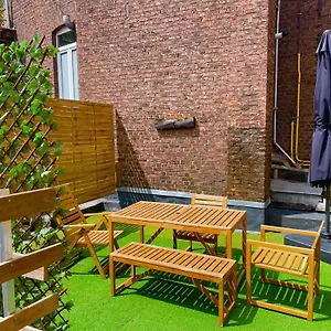 Royal Selys, City-center - Bike Parking And Outdoor Appartement